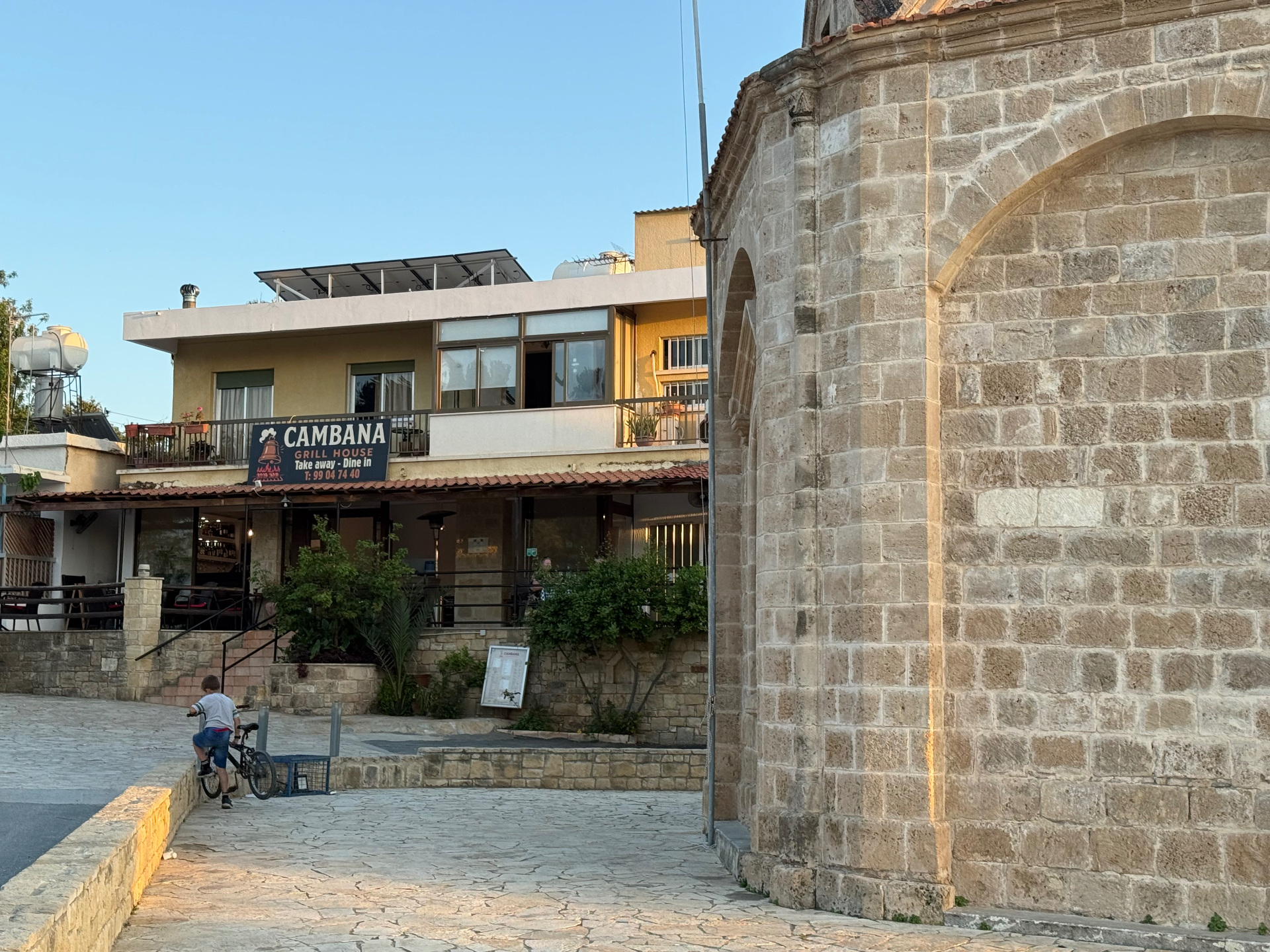 Cambana Grill House, Kissonerga
